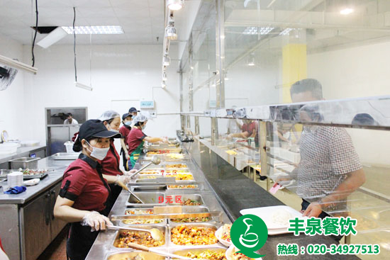 蔬菜配送解決食堂難題 企業(yè)學校食堂承包管理的好方法