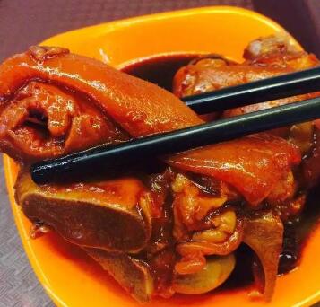 阿里巴巴員工飯堂,網友:有一種飯堂叫別公司的飯堂