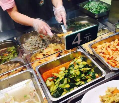 阿里巴巴員工飯堂,網友:有一種飯堂叫別公司的飯堂